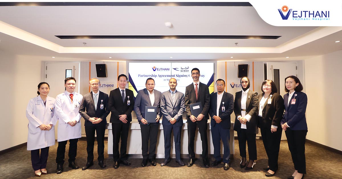 وقع الدكتور/ شكریت سوكساكیت، الرئیس التنفیذي لشركة Public Vejthani Limited Company ،مذكرة تعاون مع الخطوط الجویة الكویتیة